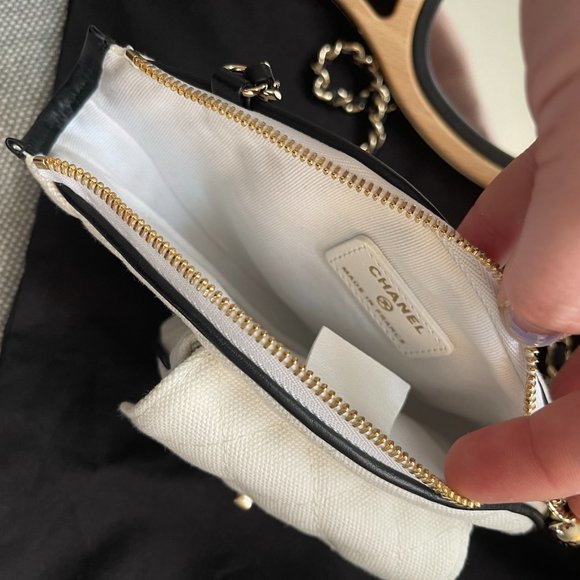 Brand new CHANEL tennis clutch with chain and mirror - Picture 8 of 8